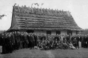 Сотня УПА на відпочинку. Середина 1940-х