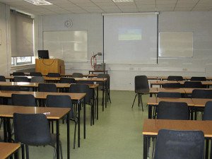 Скільки часу має працювати педагогічний працівник під час канікул?