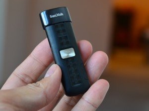 SanDisk Connect - бездротова флешка для мобільних пристроїв
