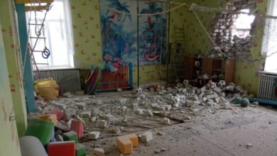 Російські окупанти обстріляли школу і садок на Луганщині